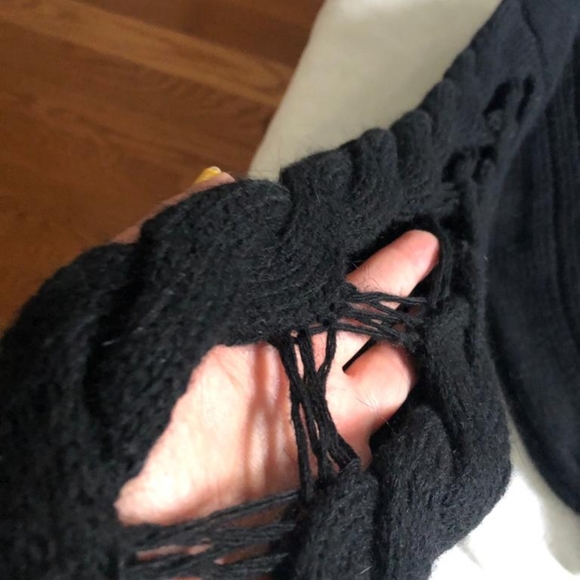 AGGEL Open Knit Turtleneck Sweater - Picture 6 of 6